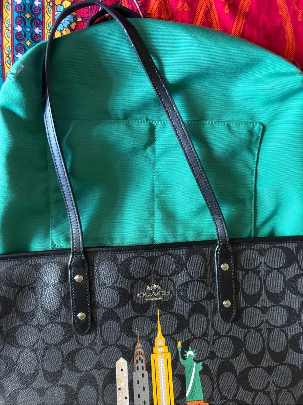 COACH NYC skyline city zip tote in signature canvas, style F57616 - Picture 4 of 9